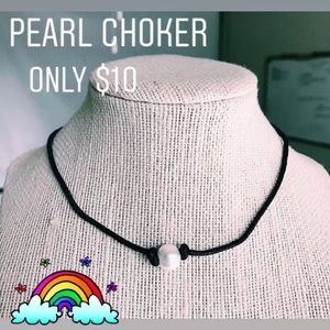 Freshwater pearl leather choker necklace